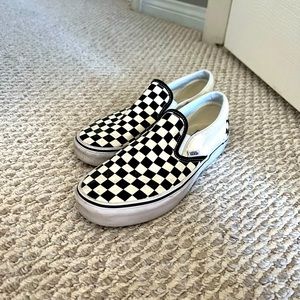 Women’s size 9 checkered vans